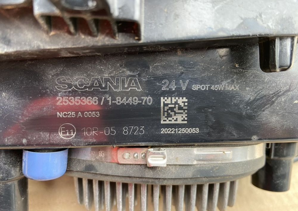 Halogen dachowy Scania R S NGR NGS Dalekosiężne - Luz/ Iluminación para Camión: foto 3 Halogen dachowy Scania R S NGR NGS Dalekosiężne - Luz/ Iluminación para Camión: foto 3
