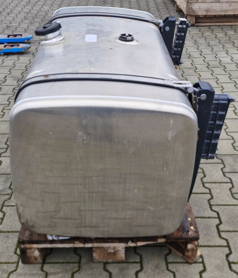 IVECO S WAY HI WAY STRALIS ZBIORNIK PALIWA NOWY - Procesamiento de combustible: foto 3 IVECO S WAY HI WAY STRALIS ZBIORNIK PALIWA NOWY - Procesamiento de combustible: foto 3