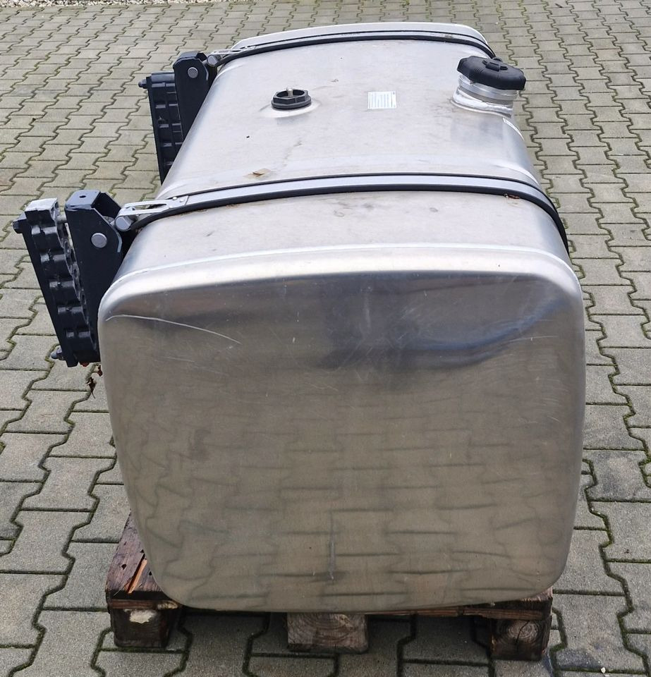 IVECO S WAY HI WAY STRALIS ZBIORNIK PALIWA NOWY - Procesamiento de combustible: foto 2 IVECO S WAY HI WAY STRALIS ZBIORNIK PALIWA NOWY - Procesamiento de combustible: foto 2