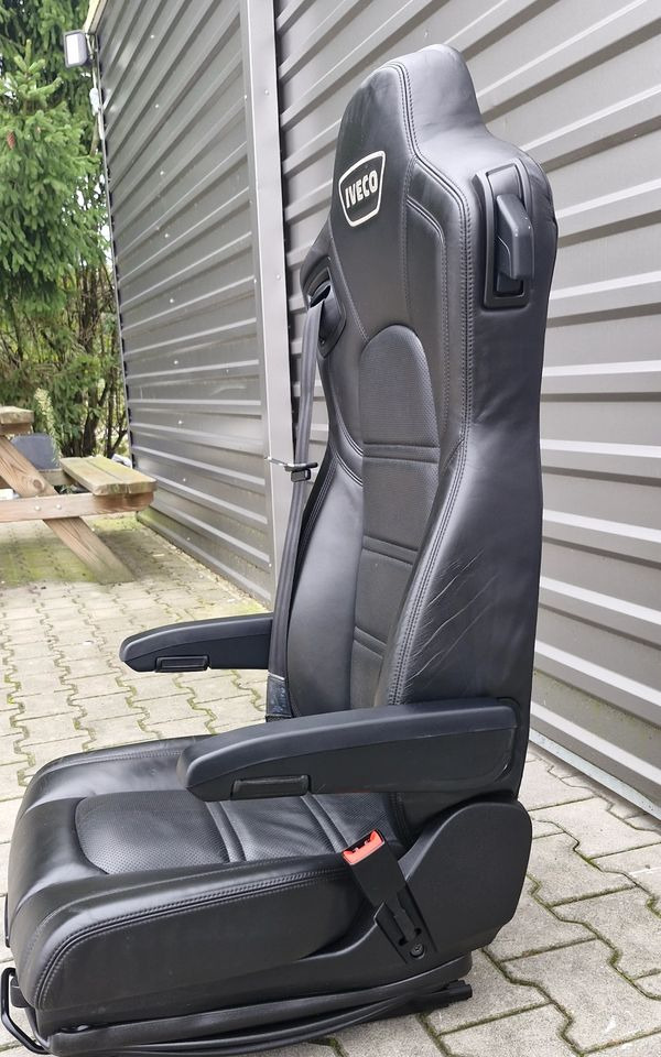 IVECO STRALIS S WAY FOTEL PASAŻERA - Cabina e interior: foto 2 IVECO STRALIS S WAY FOTEL PASAŻERA - Cabina e interior: foto 2