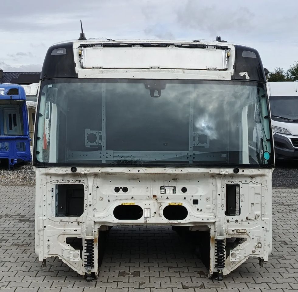 KABINA VOLVO FH4 - Cabina para Camión: foto 1 KABINA VOLVO FH4 - Cabina para Camión: foto 1