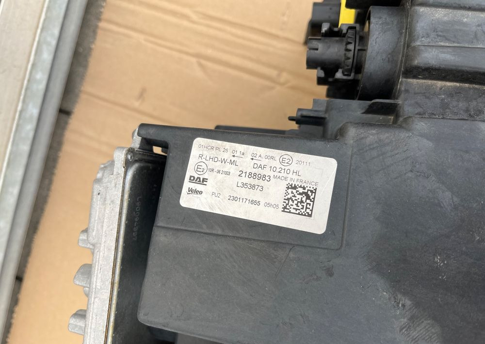 Lamp LED DAF XG XG+ XF prawa reflektor oryginał - Luz/ Iluminación para Camión: foto 3 Lamp LED DAF XG XG+ XF prawa reflektor oryginał - Luz/ Iluminación para Camión: foto 3