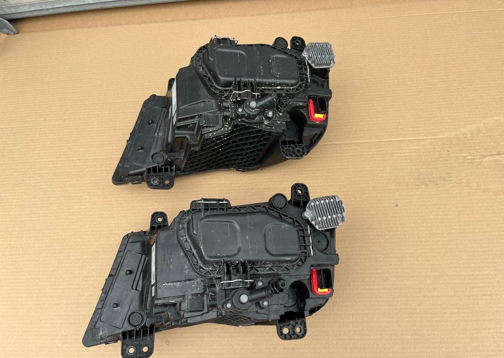 Lampa MAN TG3 TGX TGS nowy model reflektor RH - Luz/ Iluminación para Camión: foto 2 Lampa MAN TG3 TGX TGS nowy model reflektor RH - Luz/ Iluminación para Camión: foto 2