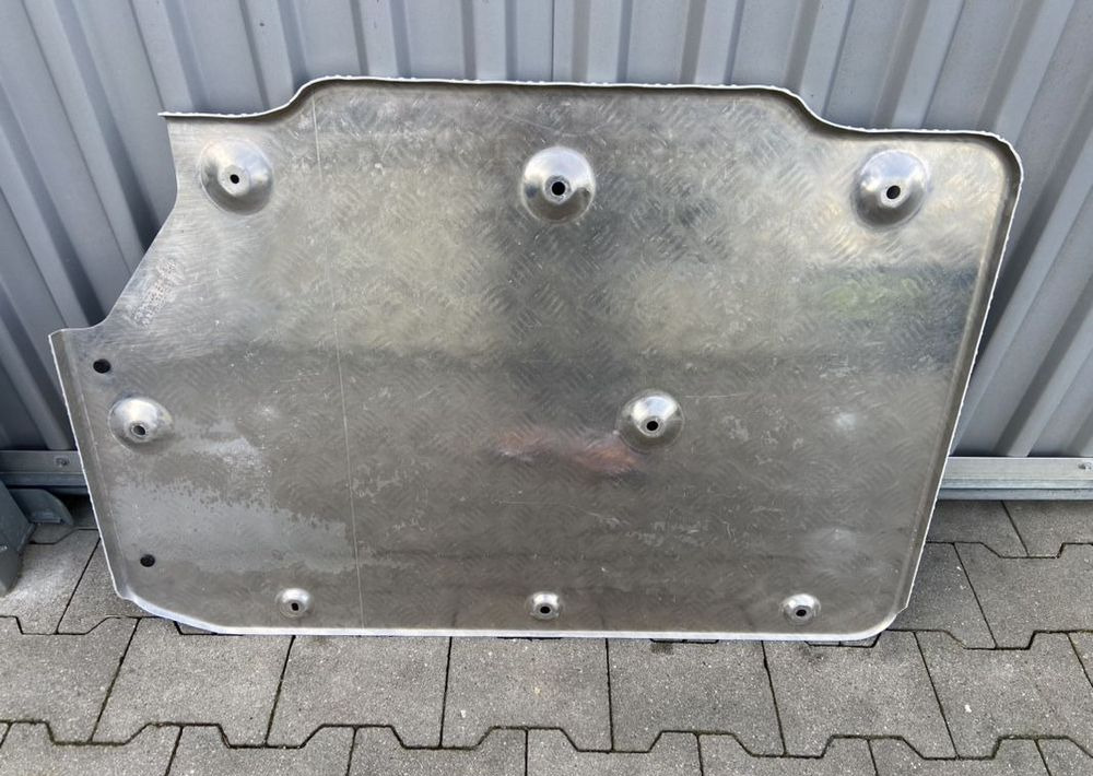NOWA osłona katalizatora Scania R S pokrywa dekiel NGS NGR - Piezas de recambio para Camión: foto 2 NOWA osłona katalizatora Scania R S pokrywa dekiel NGS NGR - Piezas de recambio para Camión: foto 2