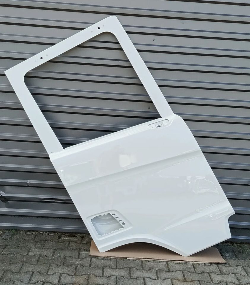 SCANIA R NGT DRZWI PRAWE - Puerta y piezas para Camión: foto 1 SCANIA R NGT DRZWI PRAWE - Puerta y piezas para Camión: foto 1