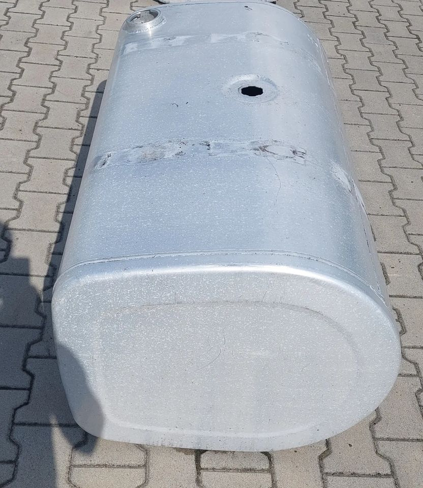 ZBIORNIK PALIWA VOLVO RENAULT 110CM - Depósito de combustible para Camión: foto 2 ZBIORNIK PALIWA VOLVO RENAULT 110CM - Depósito de combustible para Camión: foto 2