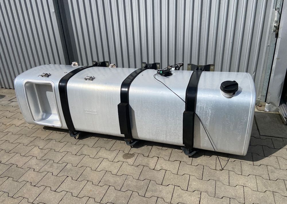 Zbiornik paliwa DAF XF CF 845 litrów bak kompletny - Depósito de combustible para Camión: foto 1 Zbiornik paliwa DAF XF CF 845 litrów bak kompletny - Depósito de combustible para Camión: foto 1