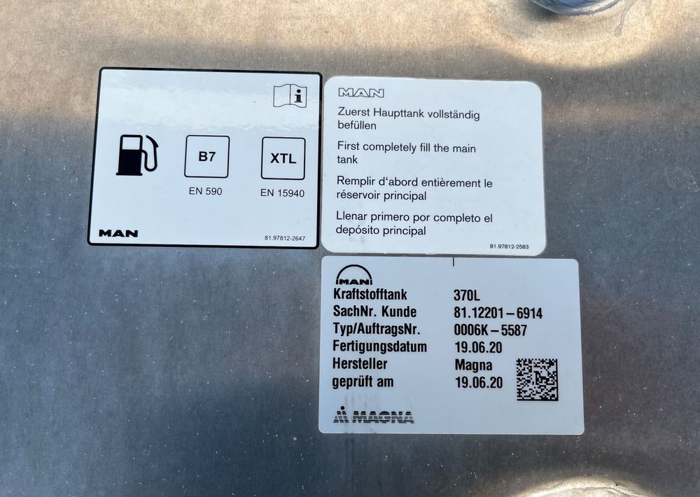 Zbiornik paliwa MAN TGX TGS 370 litrów bak - Procesamiento de combustible para Camión: foto 4 Zbiornik paliwa MAN TGX TGS 370 litrów bak - Procesamiento de combustible para Camión: foto 4