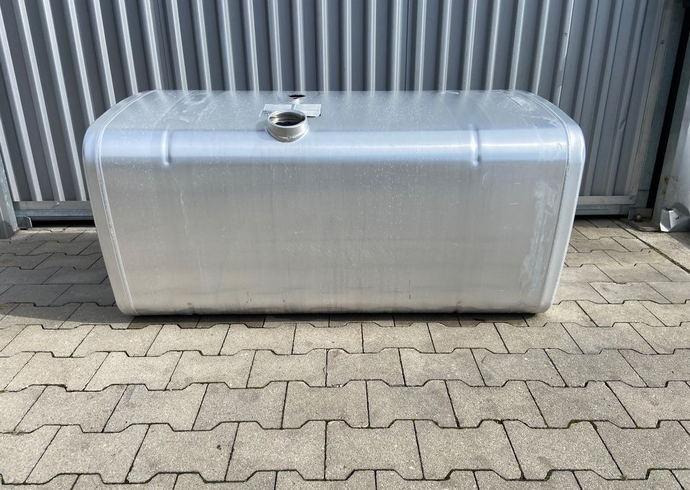 Zbiornik paliwa MAN TGX TGS 490 litrów bak - Depósito de combustible para Camión: foto 1 Zbiornik paliwa MAN TGX TGS 490 litrów bak - Depósito de combustible para Camión: foto 1