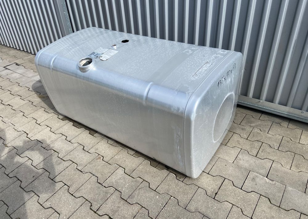 Zbiornik paliwa MAN TGX TGS 490 litrów bak - Depósito de combustible para Camión: foto 2 Zbiornik paliwa MAN TGX TGS 490 litrów bak - Depósito de combustible para Camión: foto 2