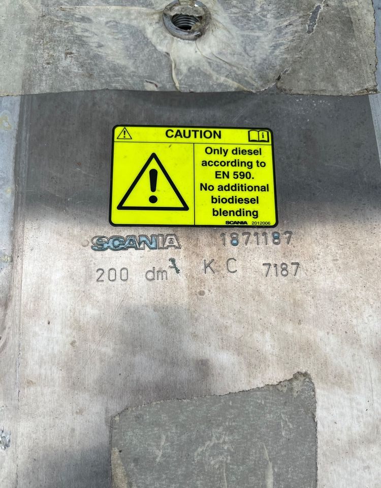 Zbiornik paliwa Scania R S 200L bak 1871187 jak NOWY - Procesamiento de combustible para Camión: foto 4 Zbiornik paliwa Scania R S 200L bak 1871187 jak NOWY - Procesamiento de combustible para Camión: foto 4