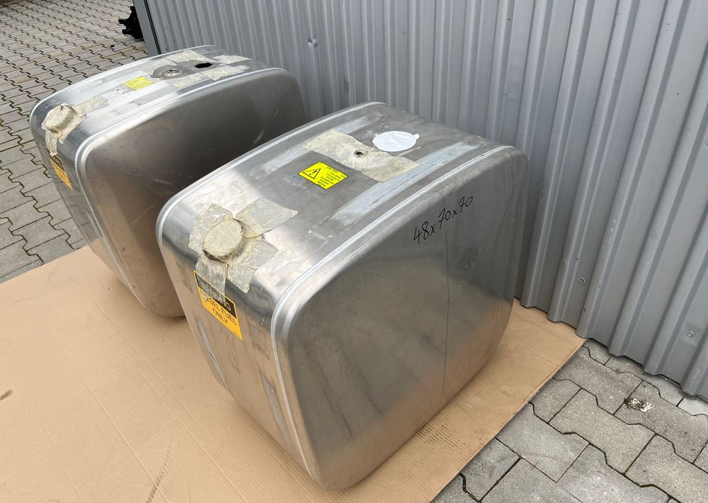 Zbiornik paliwa Scania R S 200L bak 1871187 jak NOWY - Procesamiento de combustible para Camión: foto 2 Zbiornik paliwa Scania R S 200L bak 1871187 jak NOWY - Procesamiento de combustible para Camión: foto 2