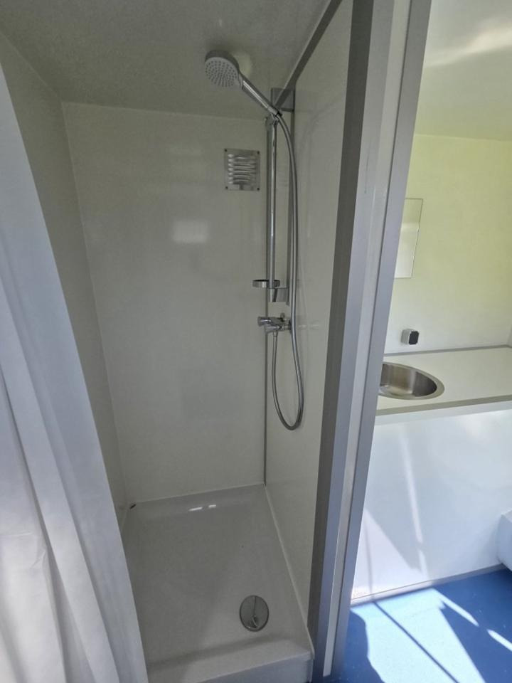 Badezimmerwagen Bad Anhänger Sanitär-Anhänger WC Dusche - Casa contenedor, Remolque: foto 3 Badezimmerwagen Bad Anhänger Sanitär-Anhänger WC Dusche - Casa contenedor, Remolque: foto 3