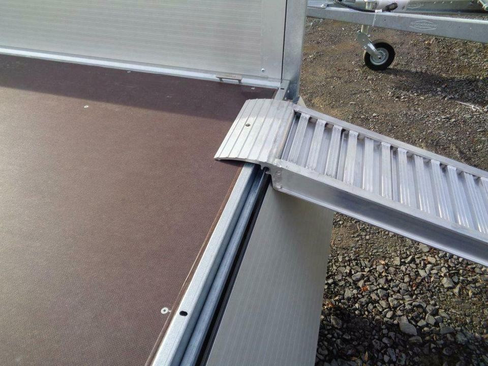 Böckmann PKW-Anhänger, 2,7to. Hochlader, Auffahrrampen, 100 km/h - Remolque plataforma/ Caja abierta: foto 5 Böckmann PKW-Anhänger, 2,7to. Hochlader, Auffahrrampen, 100 km/h - Remolque plataforma/ Caja abierta: foto 5