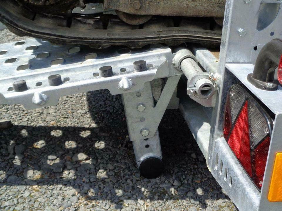 Remolque porta maquinaria Böckmann, PKW-Anhänger, Baumaschinentransporter, 3,5 to. 100 km/h: foto 8 Remolque porta maquinaria Böckmann, PKW-Anhänger, Baumaschinentransporter, 3,5 to. 100 km/h: foto 8