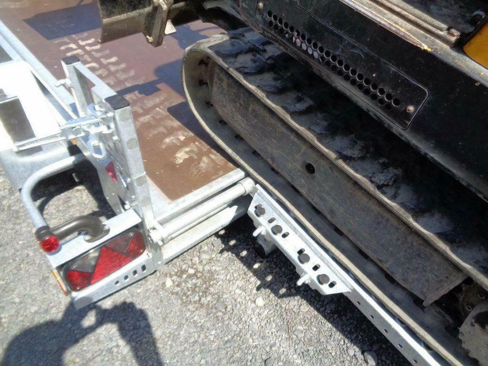 Remolque porta maquinaria Böckmann, PKW-Anhänger, Baumaschinentransporter, 3,5 to. 100 km/h: foto 16 Remolque porta maquinaria Böckmann, PKW-Anhänger, Baumaschinentransporter, 3,5 to. 100 km/h: foto 16