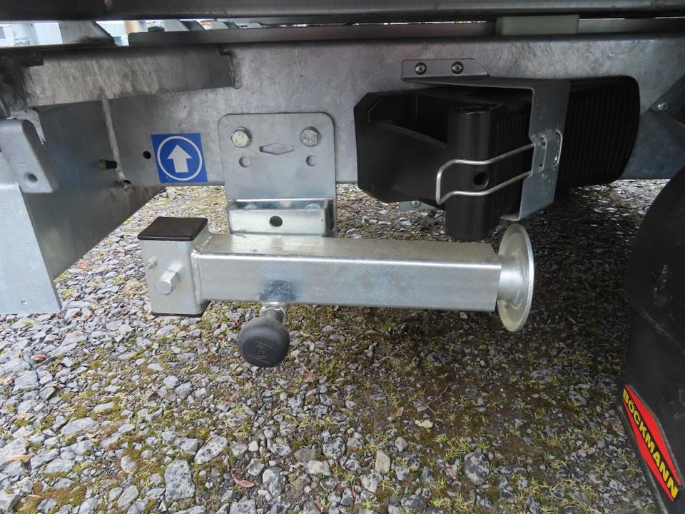 Böckmann PKW Anhänger, Dreiseitenkipper, 3,0 to. Elektrokipper, - Remolque volquete: foto 4 Böckmann PKW Anhänger, Dreiseitenkipper, 3,0 to. Elektrokipper, - Remolque volquete: foto 4