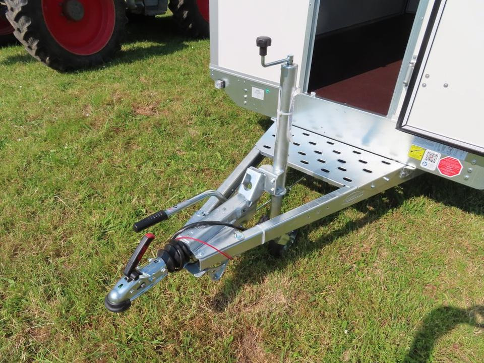 Böckmann PKW-Anhänger Kofferanhänger KH 4121/27 F 2,7t Tür - Remolque caja cerrada: foto 4 Böckmann PKW-Anhänger Kofferanhänger KH 4121/27 F 2,7t Tür - Remolque caja cerrada: foto 4