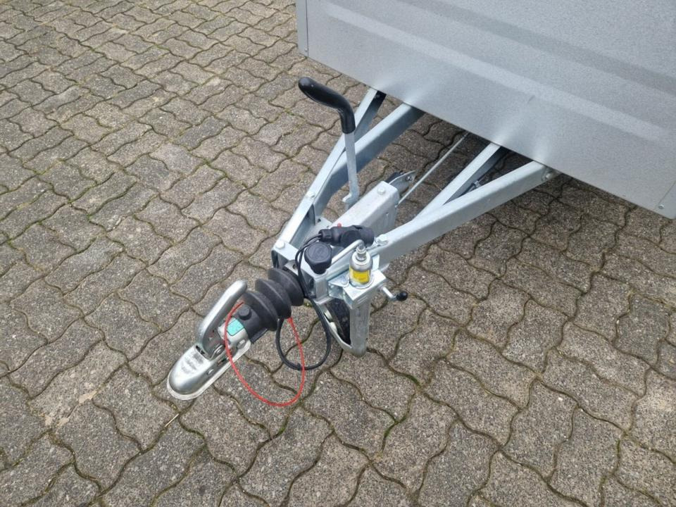 Remolque de coche PKW-Anhänger Kofferanhänger TPV KT-EB 2 VS 100km/h: foto 13 Remolque de coche PKW-Anhänger Kofferanhänger TPV KT-EB 2 VS 100km/h: foto 13