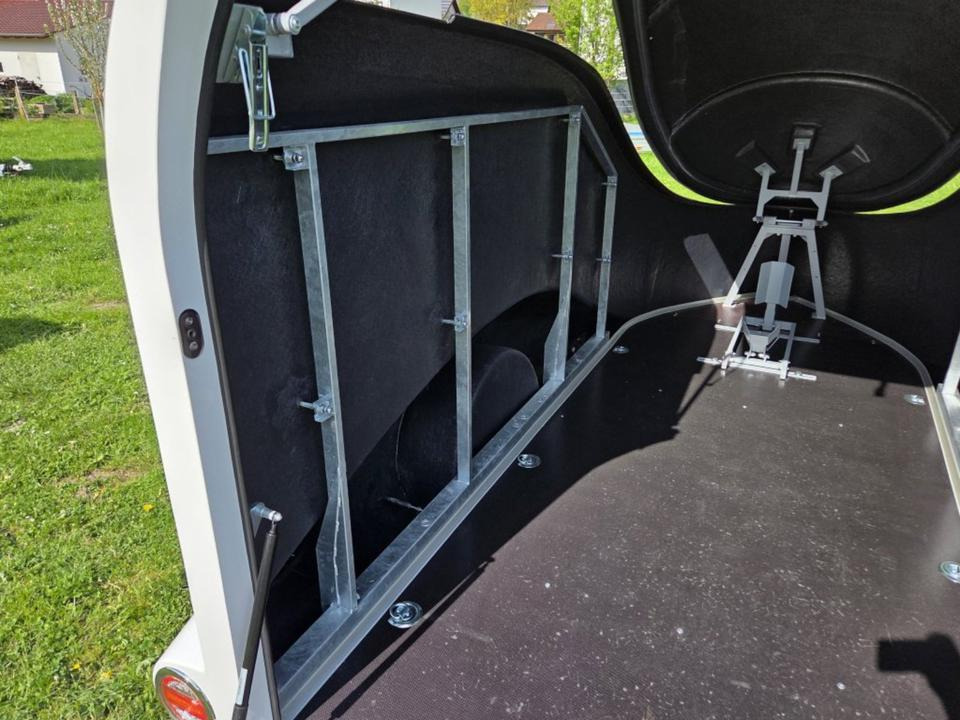 Leasing de PKW Anhänger Motorrad Geschlossen Kofferanhänger 1000kg 100km/h PKW Anhänger Motorrad Geschlossen Kofferanhänger 1000kg 100km/h: foto 8 Leasing de PKW Anhänger Motorrad Geschlossen Kofferanhänger 1000kg 100km/h PKW Anhänger Motorrad Geschlossen Kofferanhänger 1000kg 100km/h: foto 8