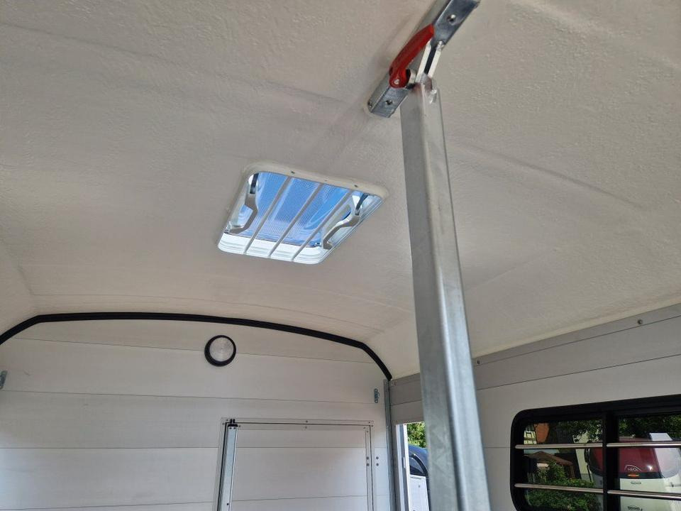 Remolque para caballos Pferdeanhänger Böckmann Portax L SR Tür links Sattelraum 2024: foto 15