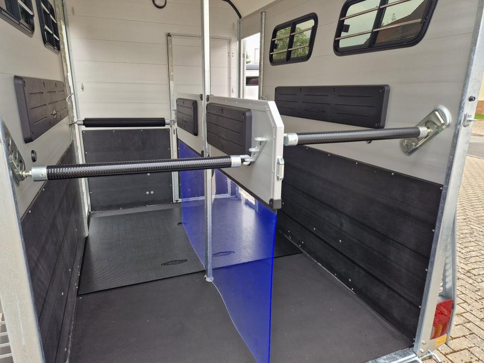 Remolque para caballos Pferdeanhänger Böckmann Portax L SR Tür links Sattelraum 2024: foto 12