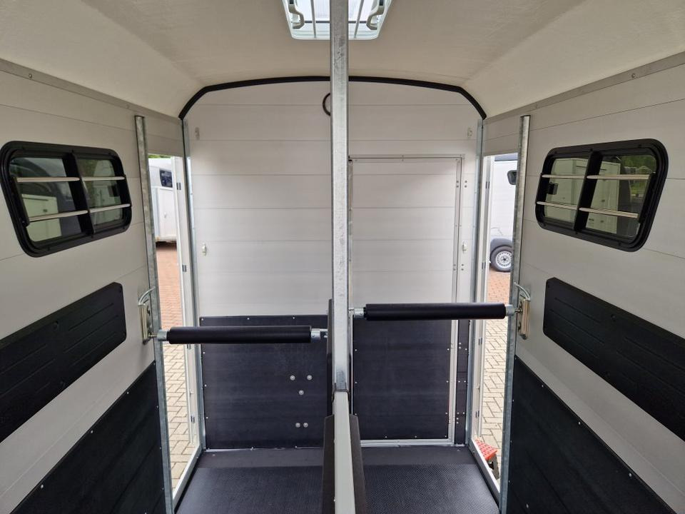 Remolque para caballos Pferdeanhänger Böckmann Portax L SR Tür links Sattelraum 2024: foto 13