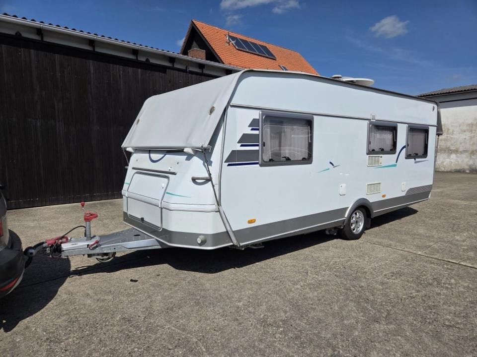 Wohnwagen Hymer Top Ausstattung Mover Vohrzelt 4x Schlafplätze WC - Caravana: foto 2 Wohnwagen Hymer Top Ausstattung Mover Vohrzelt 4x Schlafplätze WC - Caravana: foto 2