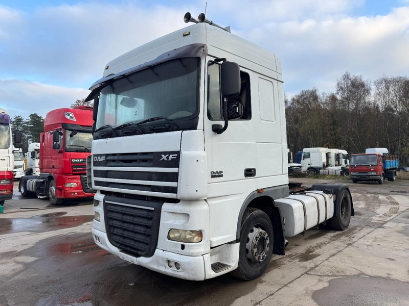 DAF 105 XF 460 Space Cab (MANUAL GEARBOX / BOITE MANUELLE / PERFECT CONDITION) - Cabeza tractora: foto 1 DAF 105 XF 460 Space Cab (MANUAL GEARBOX / BOITE MANUELLE / PERFECT CONDITION) - Cabeza tractora: foto 1