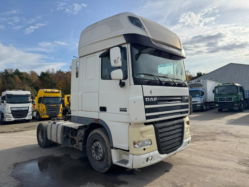 DAF 105 XF 460 Super Space Cab (MANUAL GEARBOX / BOITE MANUELLE) - Cabeza tractora: foto 3 DAF 105 XF 460 Super Space Cab (MANUAL GEARBOX / BOITE MANUELLE) - Cabeza tractora: foto 3