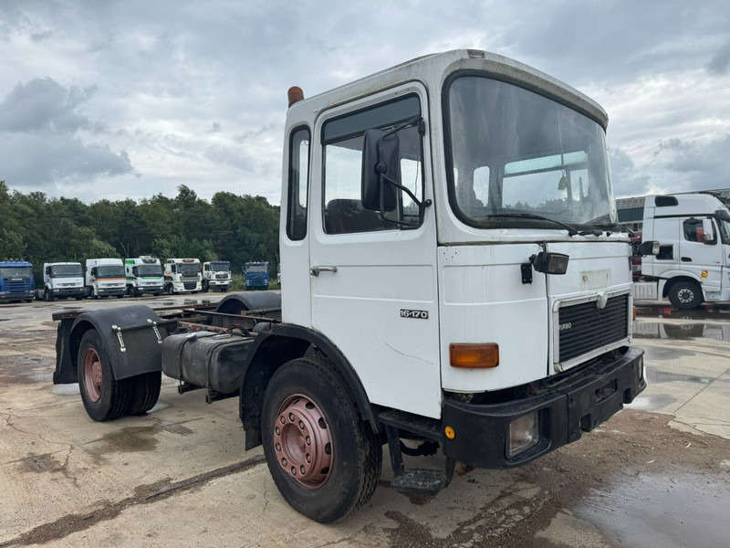 MAN 16.170 (BIG AXLE / STEEL SUSPENSION / 6 CYLINDER WITH MANUAL PUMP) - Cabeza tractora: foto 3 MAN 16.170 (BIG AXLE / STEEL SUSPENSION / 6 CYLINDER WITH MANUAL PUMP) - Cabeza tractora: foto 3