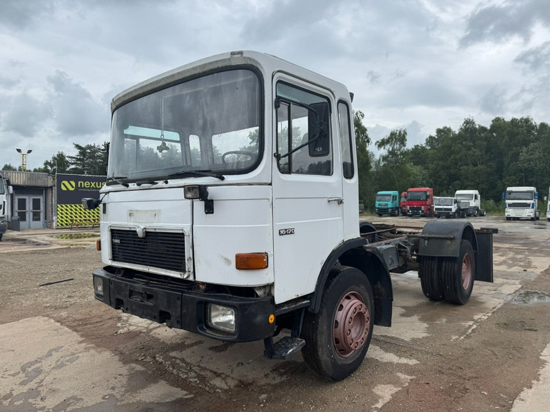 MAN 16.170 (BIG AXLE / STEEL SUSPENSION / 6 CYLINDER WITH MANUAL PUMP) - Cabeza tractora: foto 1 MAN 16.170 (BIG AXLE / STEEL SUSPENSION / 6 CYLINDER WITH MANUAL PUMP) - Cabeza tractora: foto 1