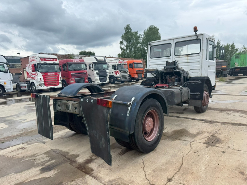 MAN 16.170 (BIG AXLE / STEEL SUSPENSION / 6 CYLINDER WITH MANUAL PUMP) - Cabeza tractora: foto 5 MAN 16.170 (BIG AXLE / STEEL SUSPENSION / 6 CYLINDER WITH MANUAL PUMP) - Cabeza tractora: foto 5