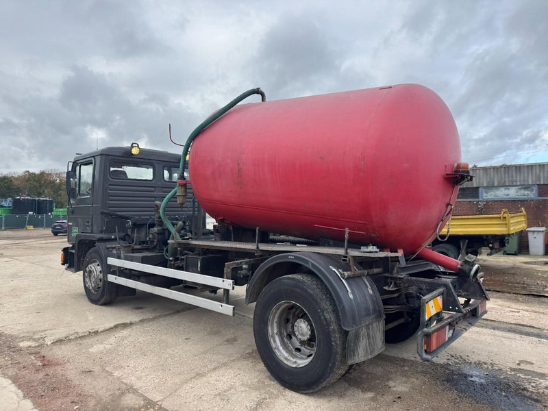 Limpieza de alcantarillado MAN 18.232 (8000 L / 6 CYLINDER WITH MANUAL PUMP / STEEL SUSPENSION): foto 7