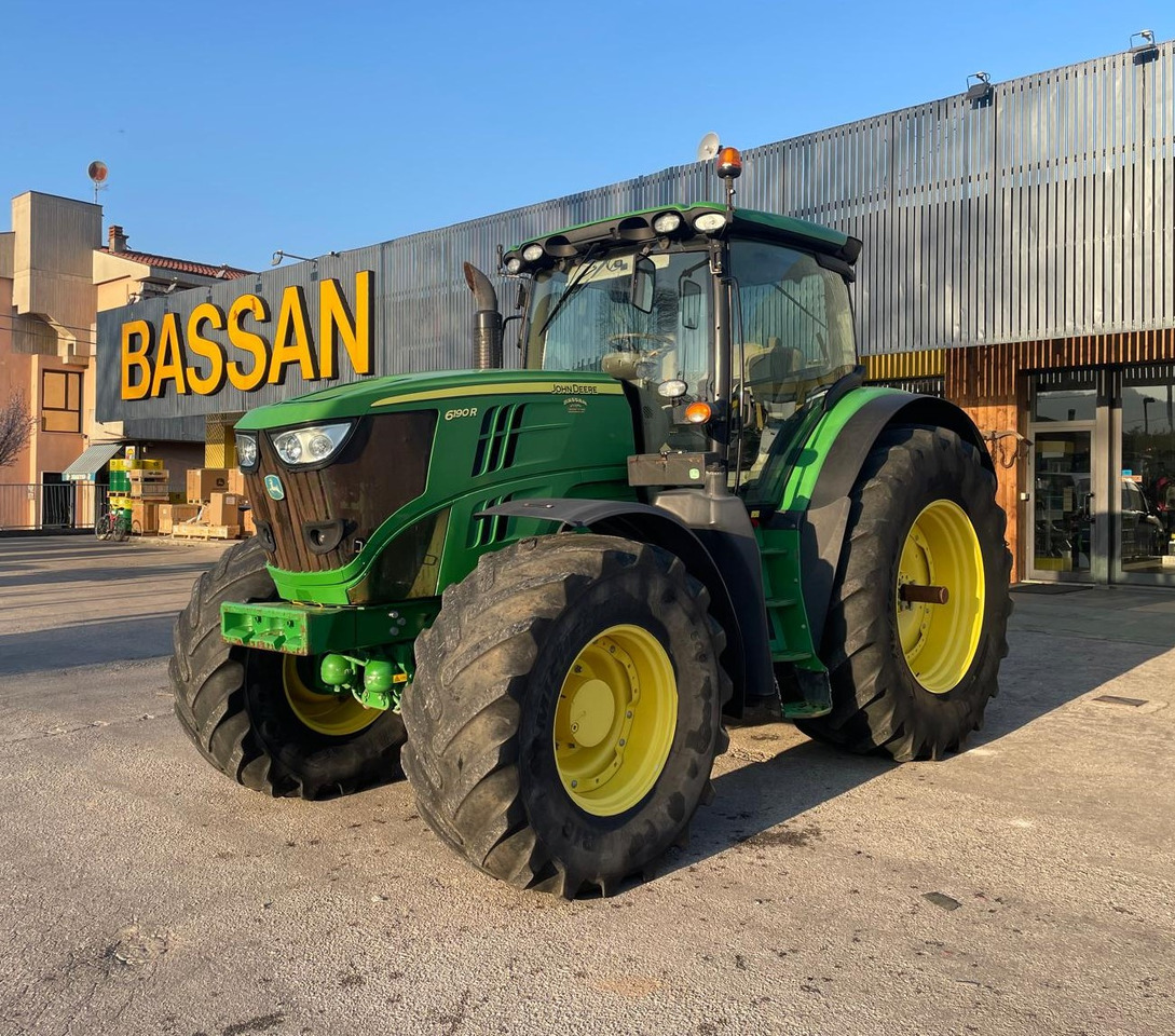 JOHN DEERE 6190 R - Tractor: foto 1 JOHN DEERE 6190 R - Tractor: foto 1