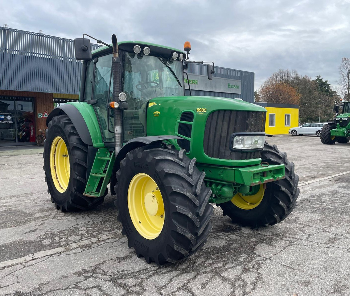 JOHN DEERE 6930 PREMIUM - Tractor: foto 2 JOHN DEERE 6930 PREMIUM - Tractor: foto 2