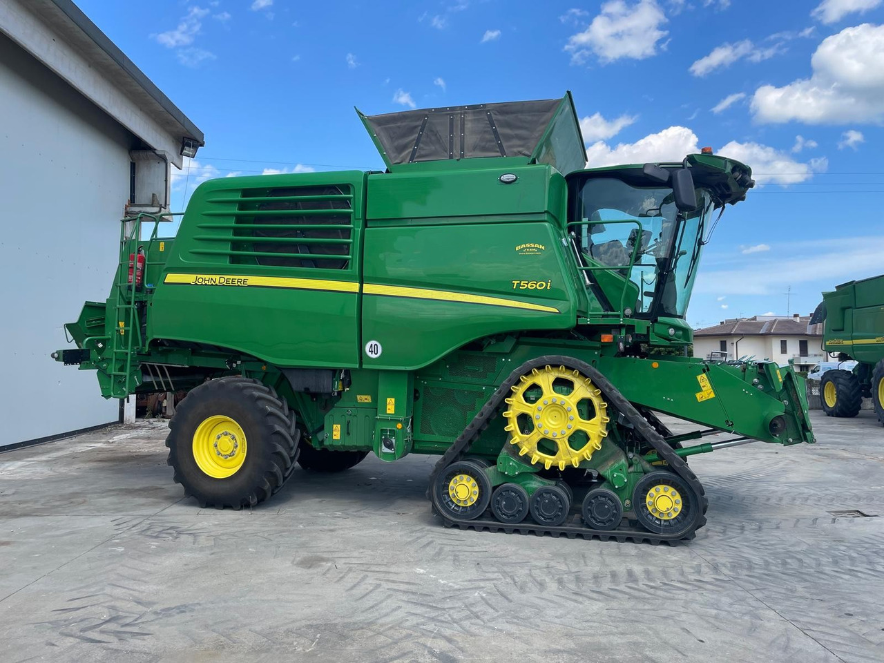 JOHN DEERE MIETITREBBIA T 560 - Cosechadora de granos: foto 2 JOHN DEERE MIETITREBBIA T 560 - Cosechadora de granos: foto 2