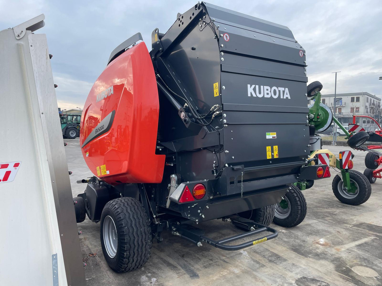 KUBOTA ROTOPRESSA BV5200 - Rotoempacadora: foto 3 KUBOTA ROTOPRESSA BV5200 - Rotoempacadora: foto 3