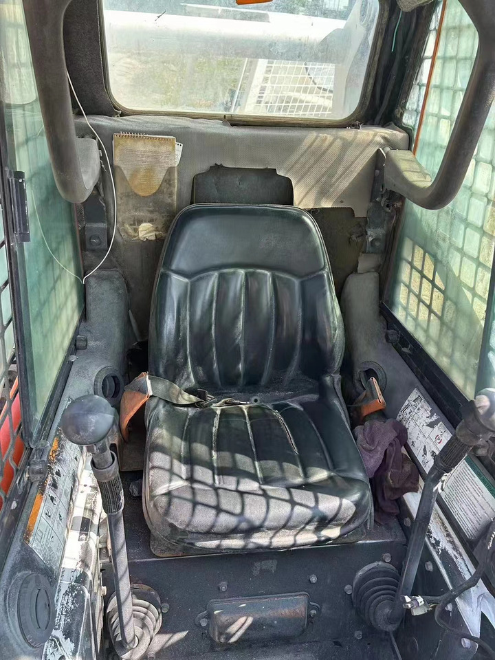 BOBCAT s300 - Minicargadora: foto 5 BOBCAT s300 - Minicargadora: foto 5
