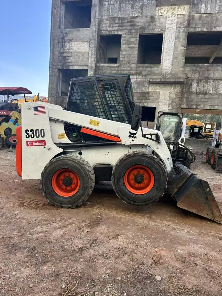 BOBCAT s300 - Minicargadora: foto 2 BOBCAT s300 - Minicargadora: foto 2
