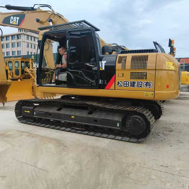 CAT second-hand 323D excavator sold at low price and in very good condition Japanese original hydraulic crawler excavator - Excavadora: foto 2 CAT second-hand 323D excavator sold at low price and in very good condition Japanese original hydraulic crawler excavator - Excavadora: foto 2