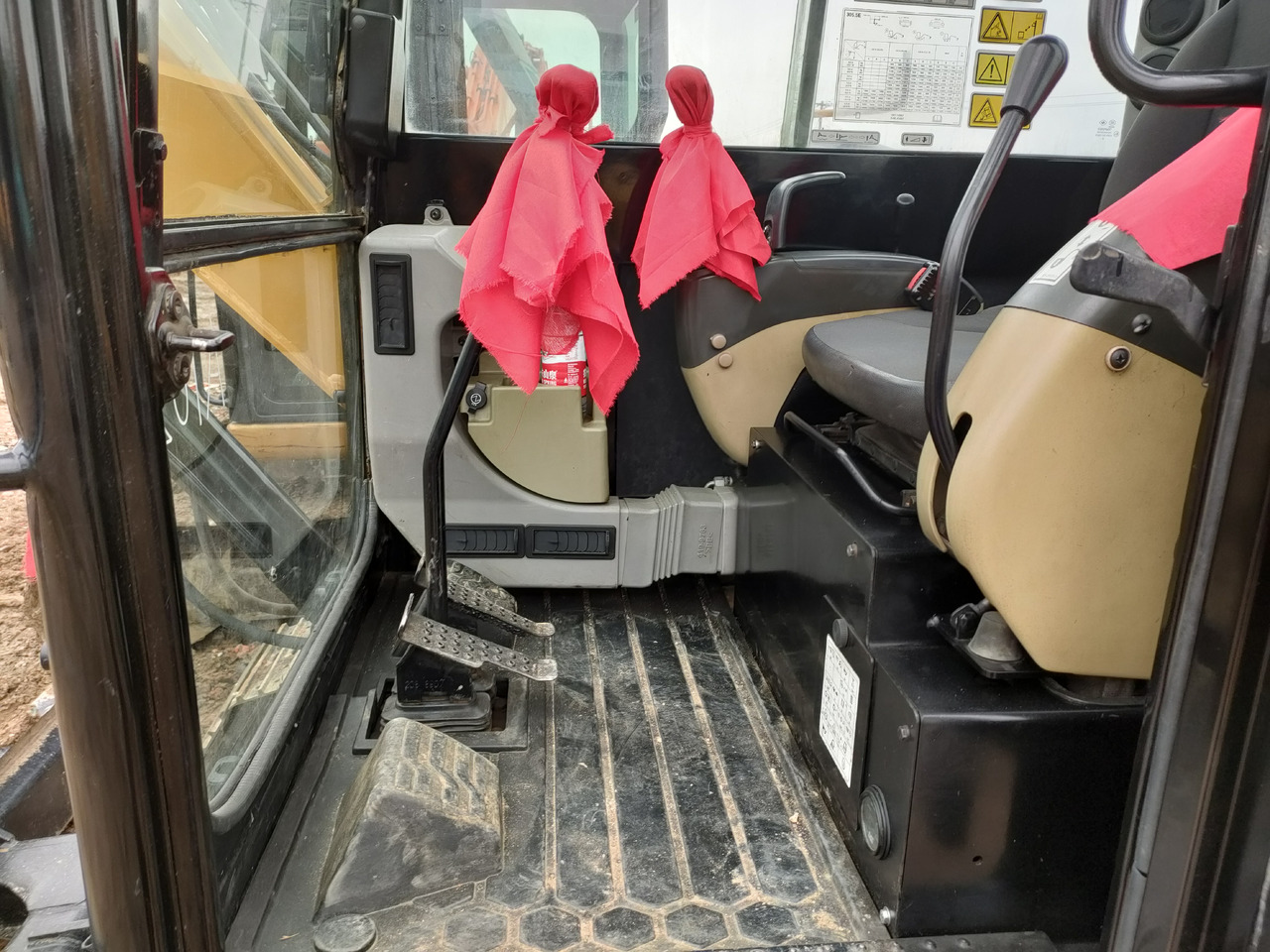 Miniexcavadora CATERPILLAR Nearly 90% of brand new Caterpillar 305.5 3-ton mini excavators are available for sale. Caterpillar 303.5 305.5 306 307 excavators are also available for sale. [ Copy ]: foto 16