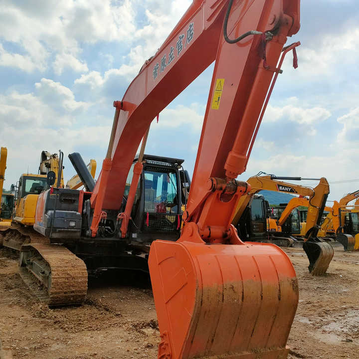 Original Japan Hitachi ZX240 Excavator Hitachi Excavator in Low Price for Hot Sale - Excavadora de cadenas: foto 5 Original Japan Hitachi ZX240 Excavator Hitachi Excavator in Low Price for Hot Sale - Excavadora de cadenas: foto 5