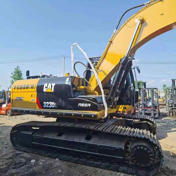 Used Digger CAT 323DL Construction Machinery Construction Digger Used CAT 323DL Cheap Excavator - Excavadora de cadenas: foto 3 Used Digger CAT 323DL Construction Machinery Construction Digger Used CAT 323DL Cheap Excavator - Excavadora de cadenas: foto 3