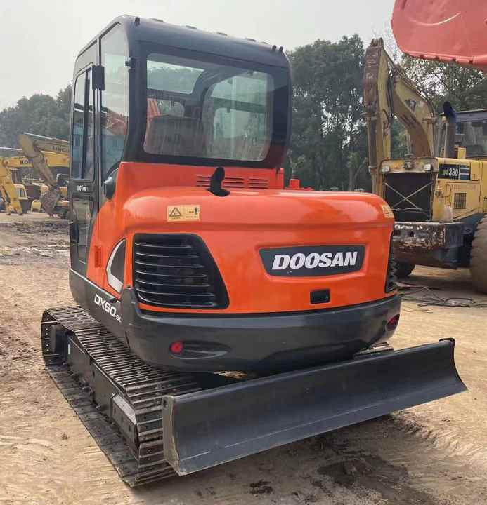 Used Doosan DX60-9c Excavator | Low Hours | Robust Undercarriage | Global Shipping | Discounted Price - Excavadora: foto 3 Used Doosan DX60-9c Excavator | Low Hours | Robust Undercarriage | Global Shipping | Discounted Price - Excavadora: foto 3