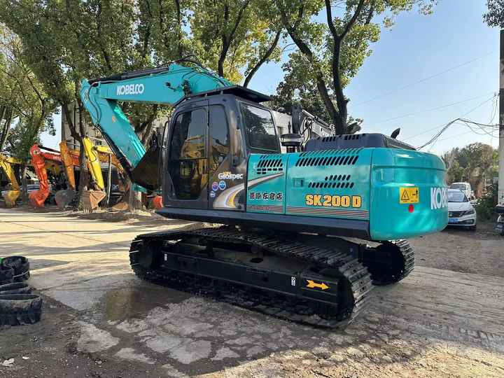 Used Japan Kobelco SK200-8 Crawler Excavator New Arrival Earth-moving Machine for Sale - Excavadora: foto 3 Used Japan Kobelco SK200-8 Crawler Excavator New Arrival Earth-moving Machine for Sale - Excavadora: foto 3