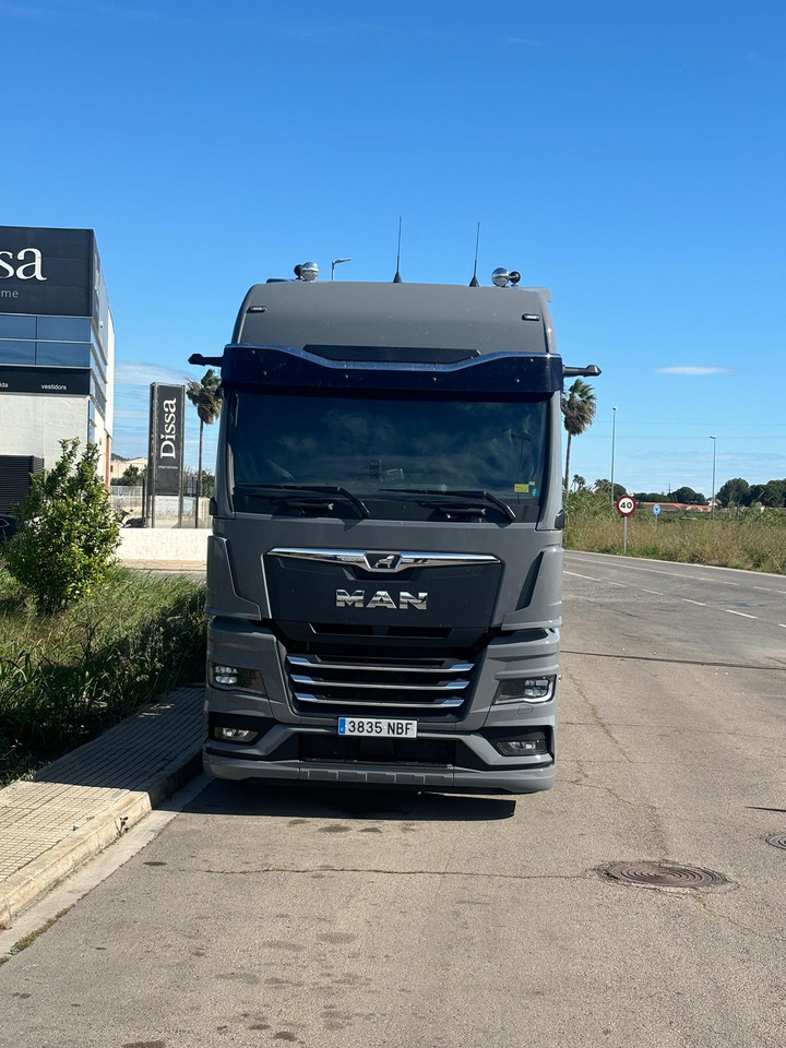 MAN TGX - Camión portavehículos: foto 4 MAN TGX - Camión portavehículos: foto 4