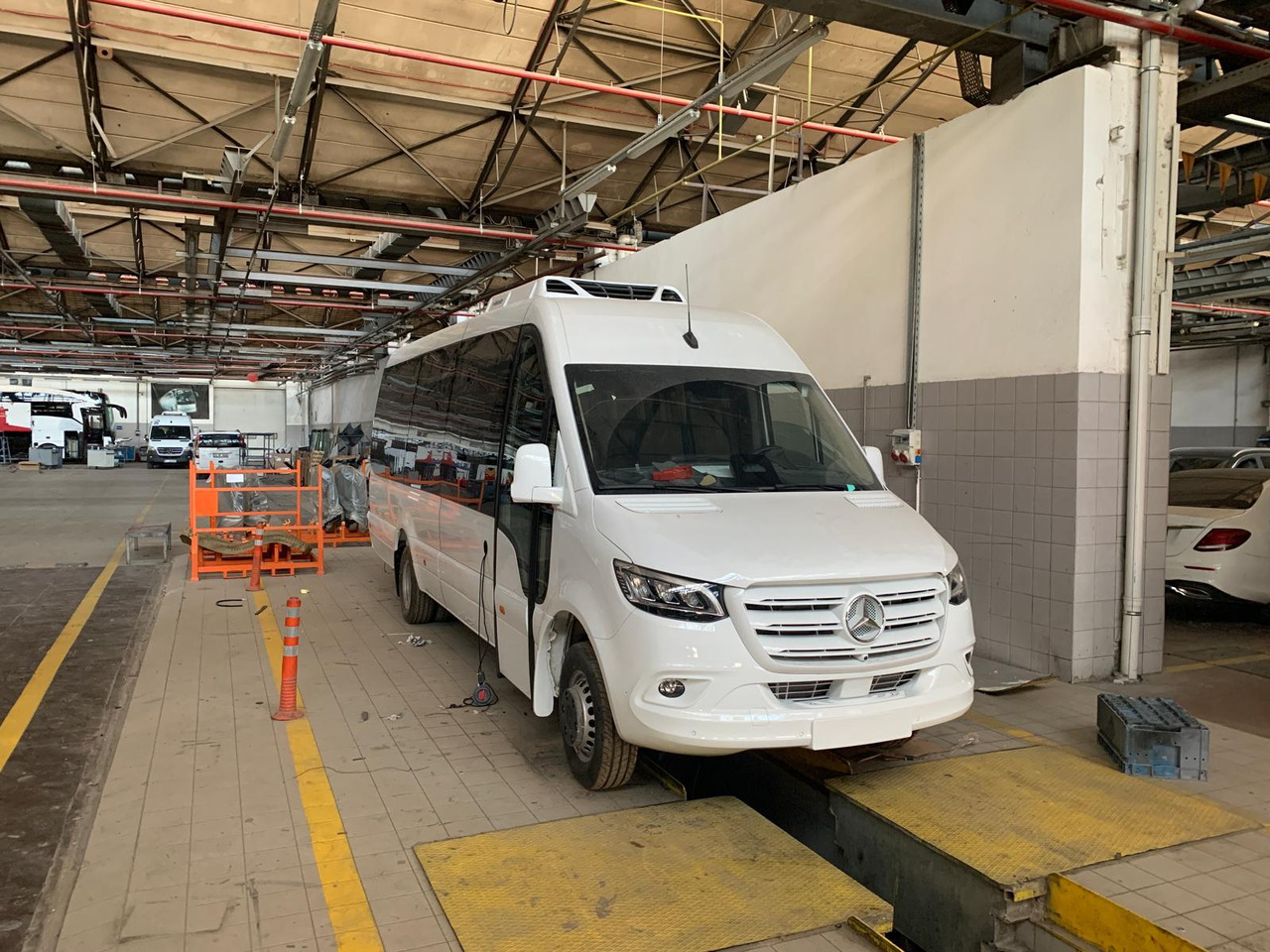MERCEDES-BENZ SPRINTER 519 - Minibús, Furgoneta de pasajeros: foto 1 MERCEDES-BENZ SPRINTER 519 - Minibús, Furgoneta de pasajeros: foto 1
