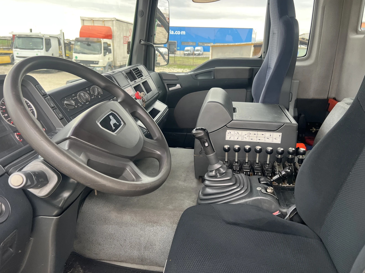 Camión portacontenedor de cadenas, Camión grúa Man Tga 6х4, Кран-Z, Мултилифт: foto 14 Camión portacontenedor de cadenas, Camión grúa Man Tga 6х4, Кран-Z, Мултилифт: foto 14