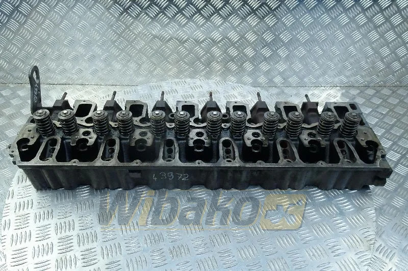 Deutz 04258234 - Cabezal de bloque para Maquinaria de construcción: foto 1 Deutz 04258234 - Cabezal de bloque para Maquinaria de construcción: foto 1